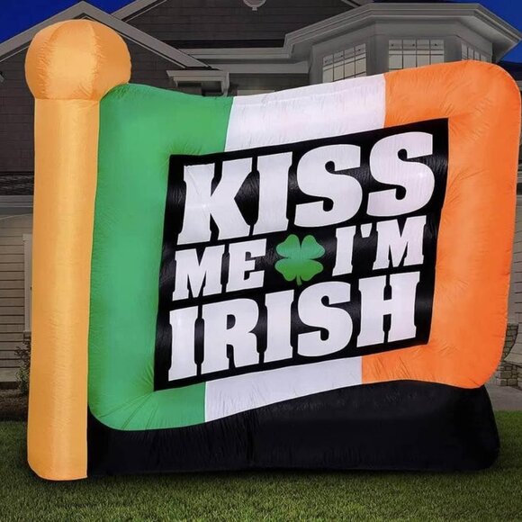 Holidayana 6ft St Patricks Day Kiss Me I'm Irish Flag Inflatable & Fan - Picture 1 of 1
